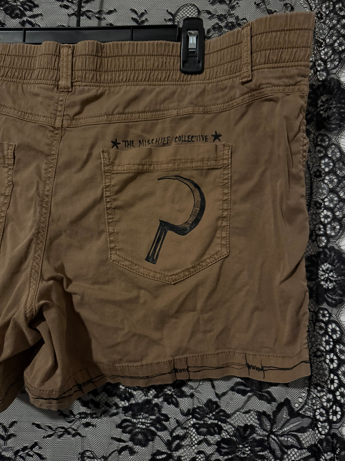 Tempest Cain Shorts Size 18