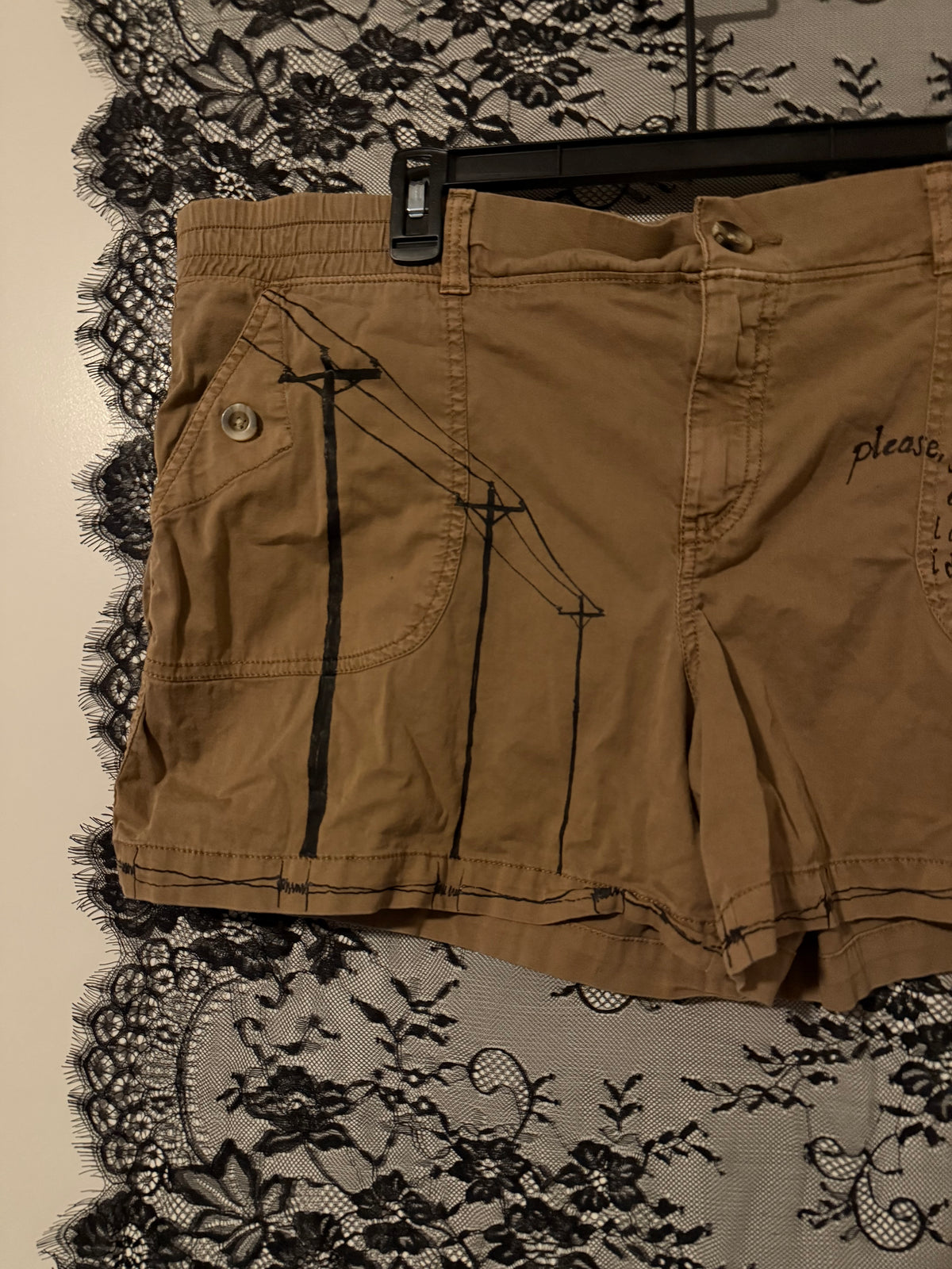 Tempest Cain Shorts Size 18