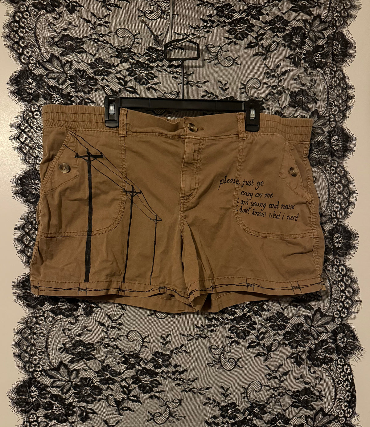 Tempest Cain Shorts Size 18