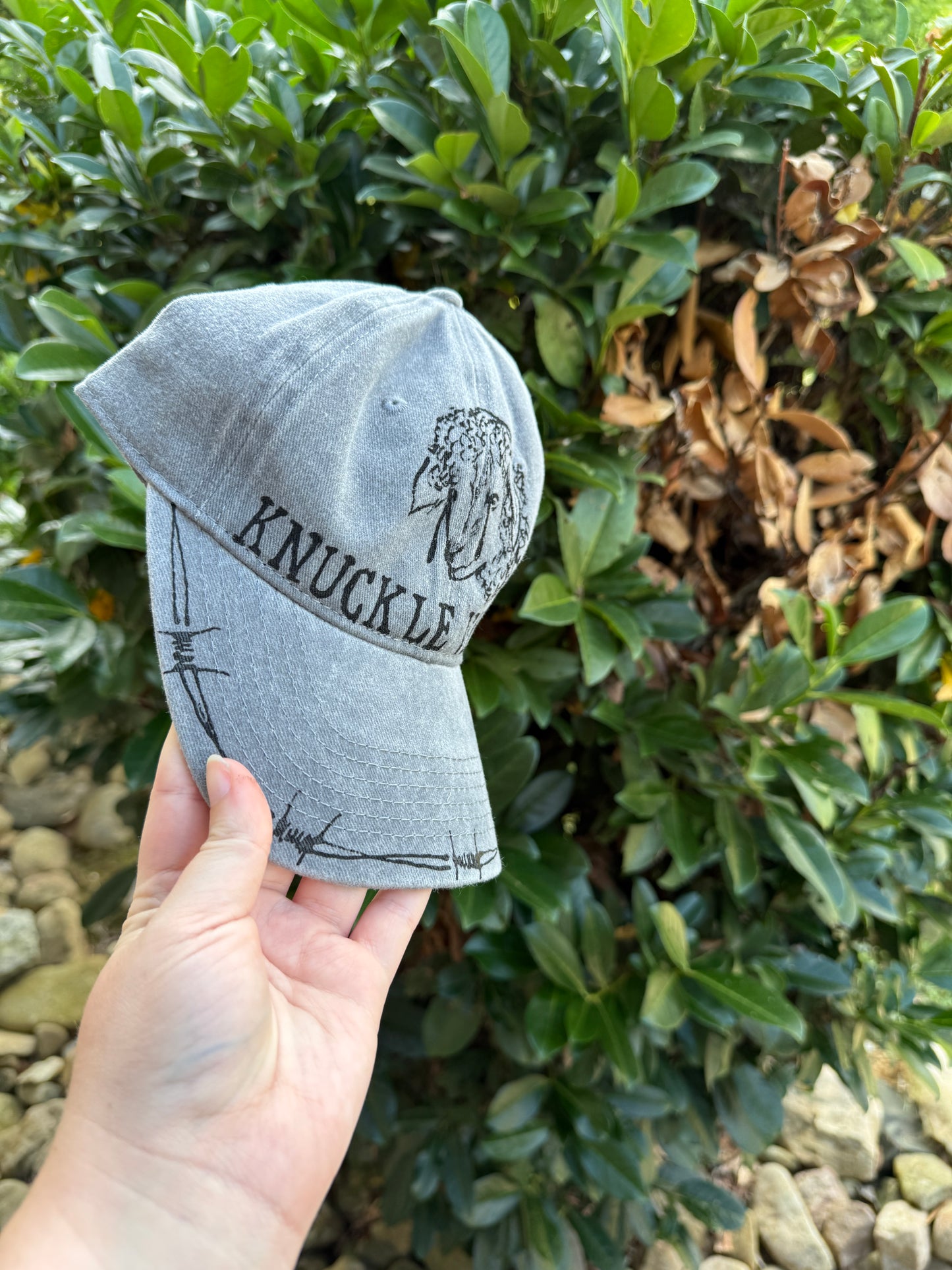 Knuckle Velvet Cain Hat